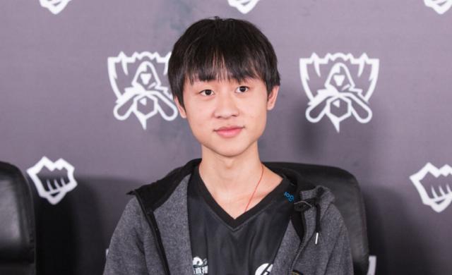 他的经历不