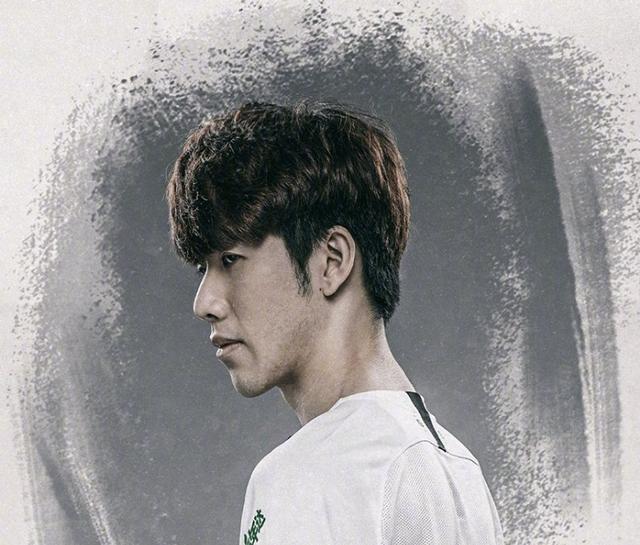 更多人群中 更多人群中