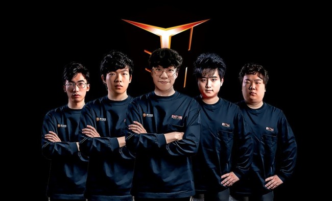 篮球场上的 篮球场上的