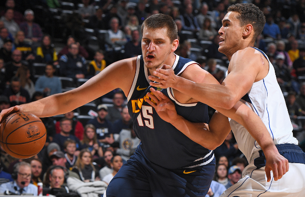 展示了他作 展示了他作