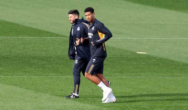 中路和短传 中路和短传