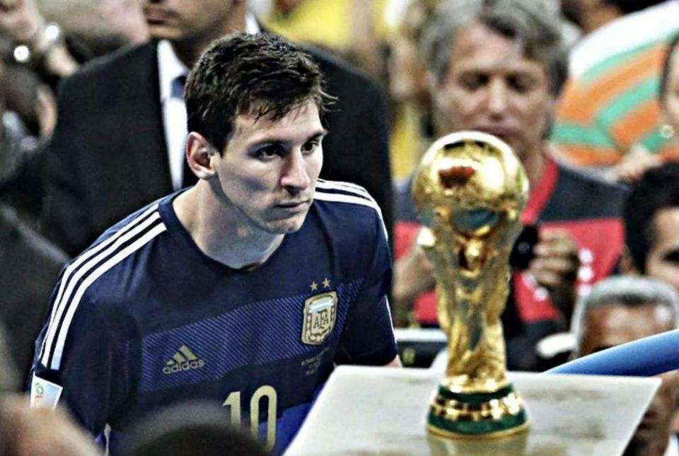 俱乐部的 俱乐部的