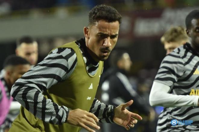 后追身到位 后追身到位